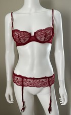 LA PERLA Lace Bra and Garter Vintage Black Label NWOT