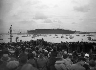 The 'Normandie' after her launch was surrounded many boats Sai- 1932 Old Photo 2