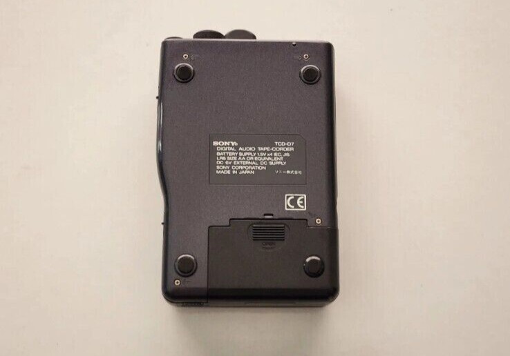 SONY TCD-D7 カセットプレーヤー Sony TCD-D7 DAT Walkman Digital Audio Tape Recorder with New