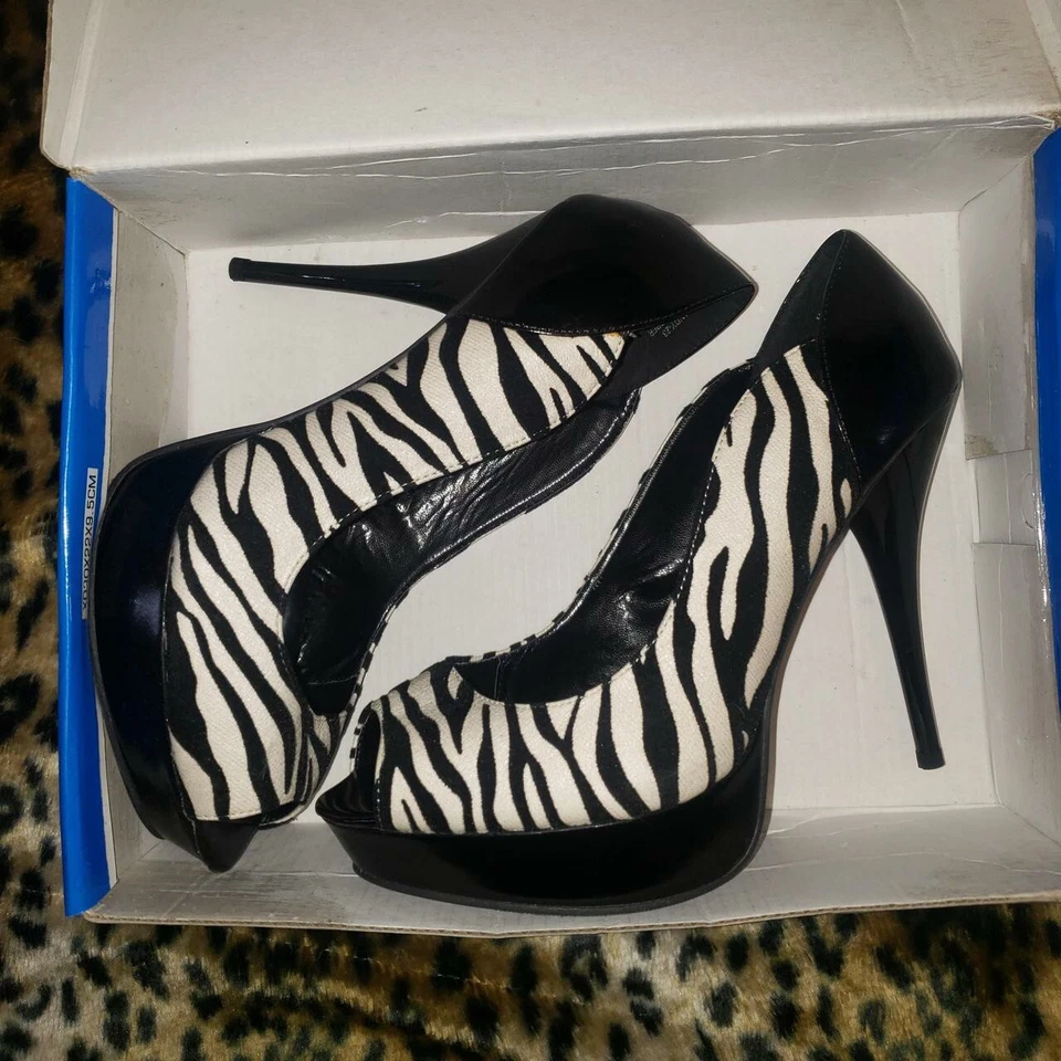 Colección De Blossom TACONES VINTAGE CHAROL CEBRA Y2K RETRO ROCKABILLY GLAM 10  Foto 4 de 4
