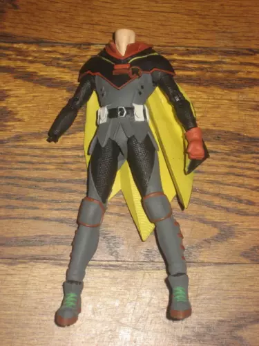 DC Multiverse Mcfarlane Robin Infinite Frontier Male Body 7" Broken Wrist