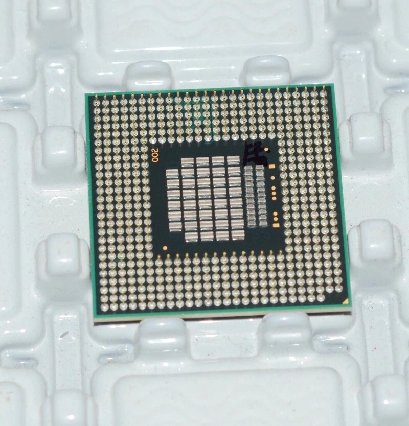 Intel Core 2 Duo T7700 2.4 GHz 800MHz  Processor Socket P CPU SLAF7 - Image 4 of 4