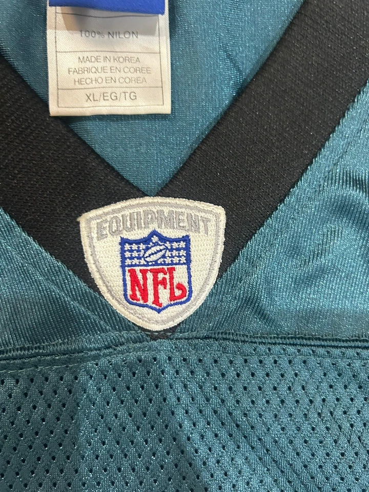 Philadelphia Eagles NFL Reebok Donovan McNabb #5  Jersey Signed By Players XL - Image 3 of 4