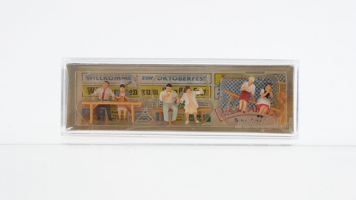 Preiser H0 10448 Set de figuras "En el jardín de cerveza" (1) | Zustand: Gebraucht
