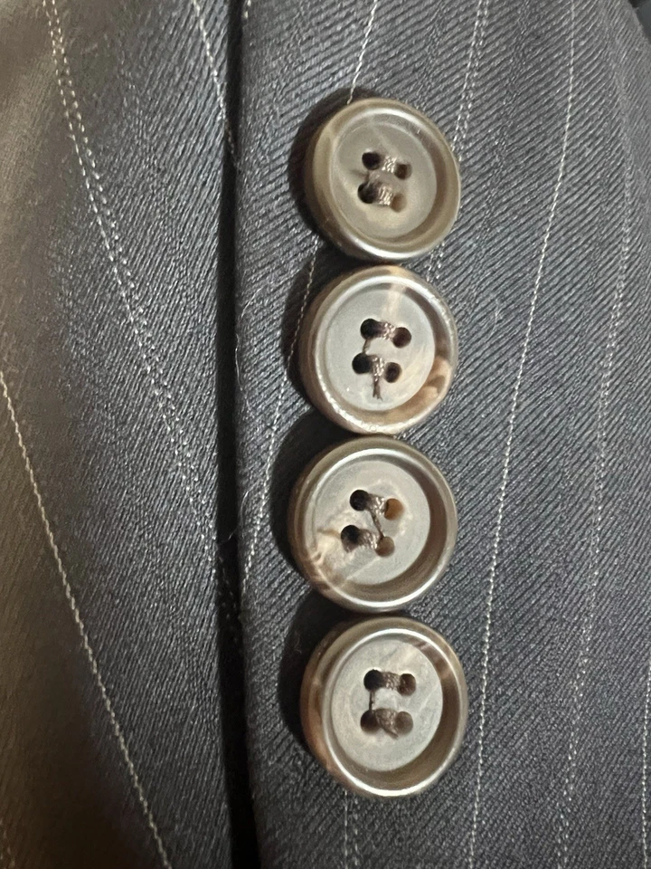 Terno Ralph Lauren 2 peças listrado preto masculino tamanho 44L 37/32 lã 3 botões - Imagem 2 de 4