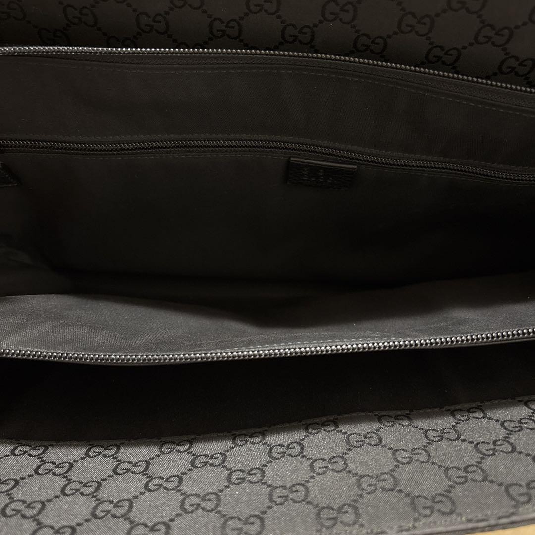 Extremely Beautiful Condition Authentic Gucci GG … - image 4