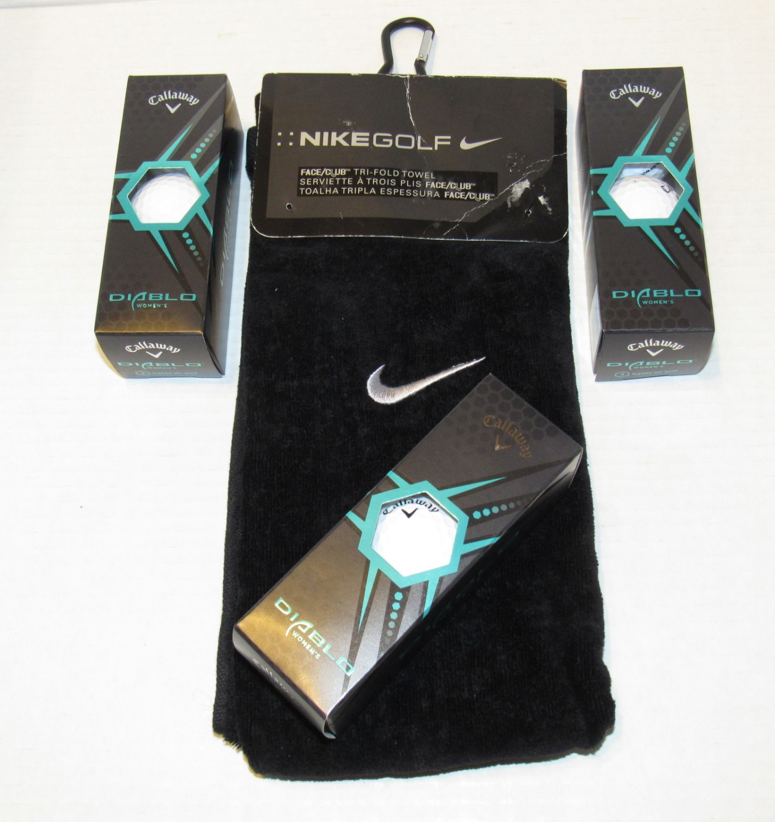 GOLF ACCESSORIES LOT WOMEN'S CALLAWAY DIABLO GOLF BALLS (9) AND NIKE TOWEL