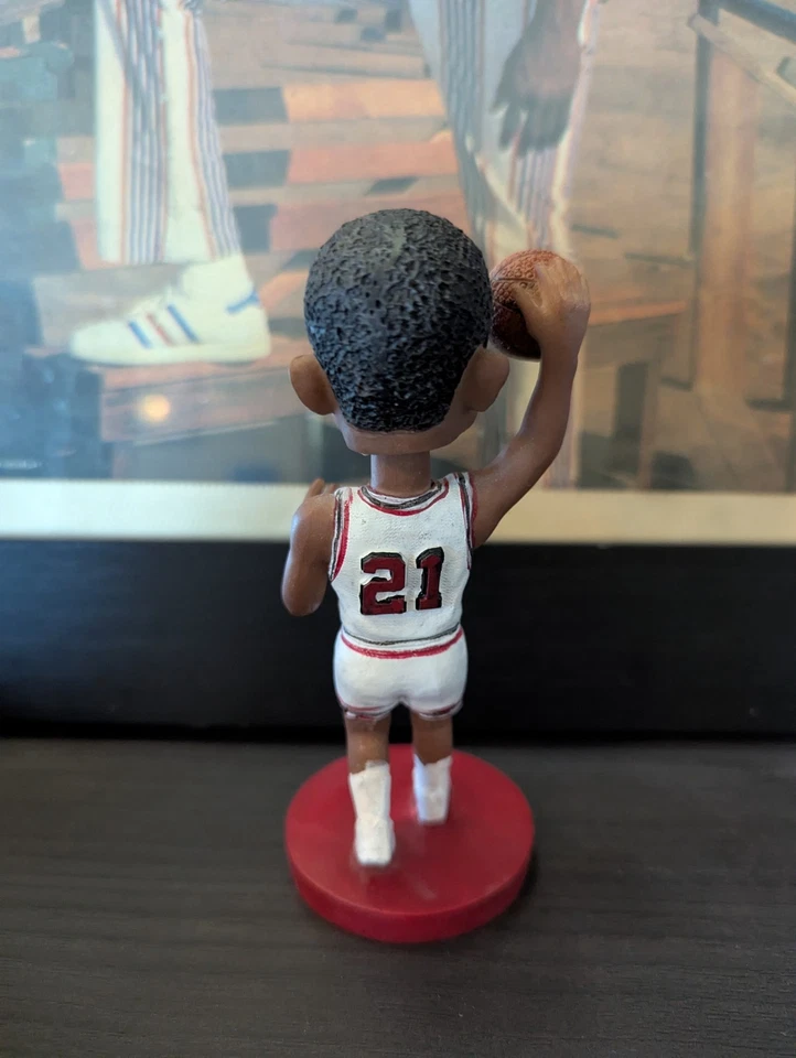 Dominique Wilkins Georgia Bulldogs UGA Basketball Mini Bobblehead Atlanta Hawks - Image 4 of 4