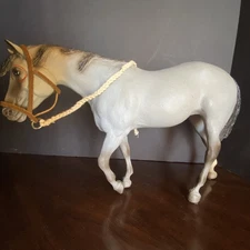 Rare Breyer Horse #882 Ichilay Crow Indian Pony Red Circle Eye w/Halter and Lead