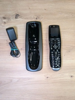 Logitech Harmony One Fernbedienung + Ladestation + Netzteil