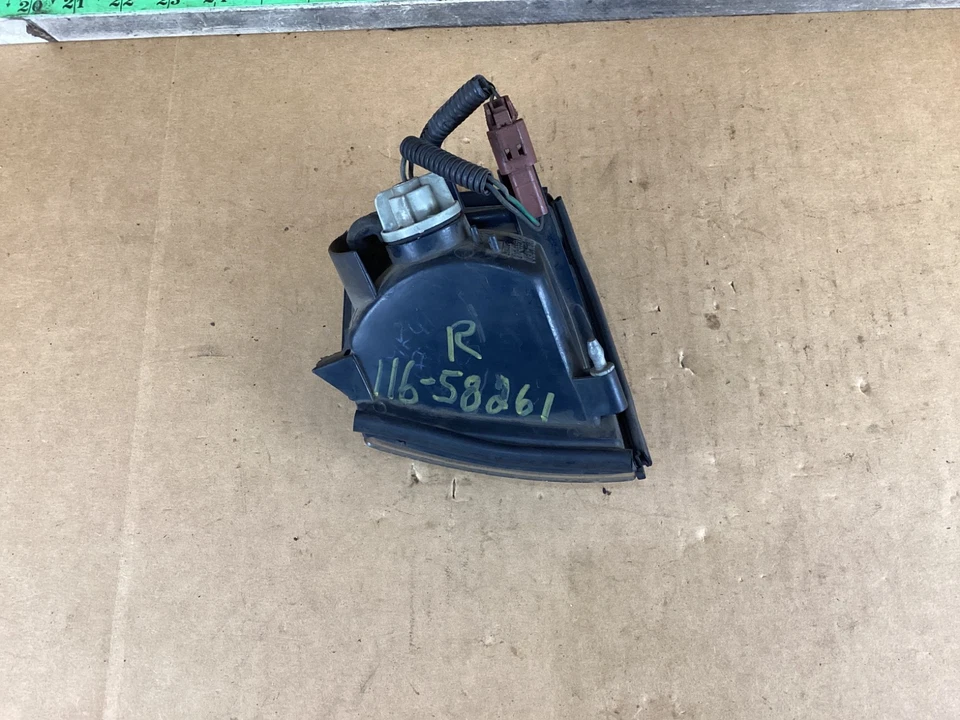 1991 - 1996 Infiniti G20 luz de estacionamento dianteira direita para-lama montado 116-58261R - Imagem 3 de 4