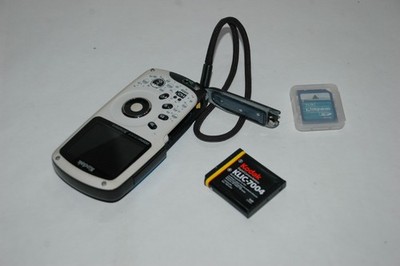Vintage Kodak HD Play Sport Camcorder working 1 Gig memory & battery    (TD1)