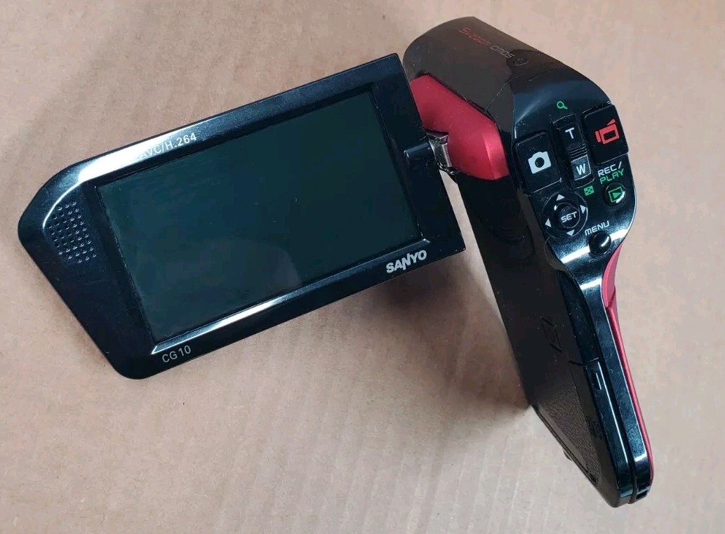正規品 SANYO Xacti CG10 Sanyo Xacti -CG10 MPEG-4 HD 10mp Dual Camera Camcorder Red