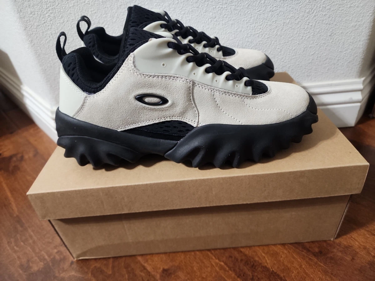 Oakley x Brain Dead Factory Team Chop Saw Ivory Black Men's Size 7 New In Hand