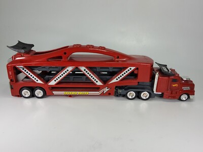 1999 Mattel Hot Wheels Thunder Roller Red Car Carrier Semi-Truck