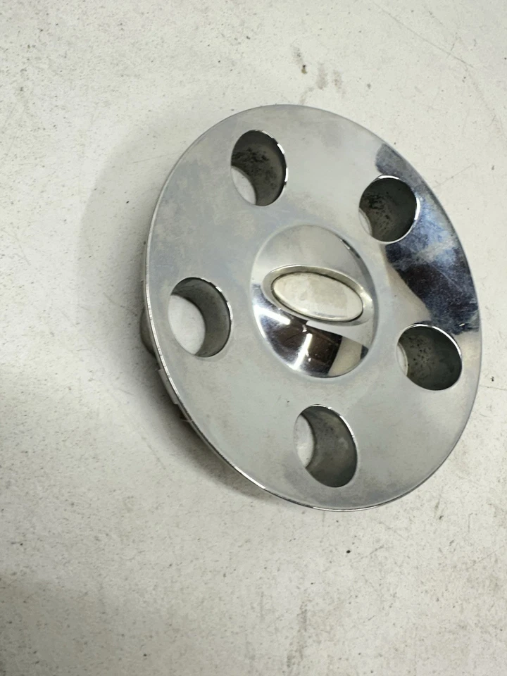 Tapa central cromada Ford Edge 2008-2010 OEM 8T43-1A096-AA BT43 S3 08 09 10 Foto 3 de 4