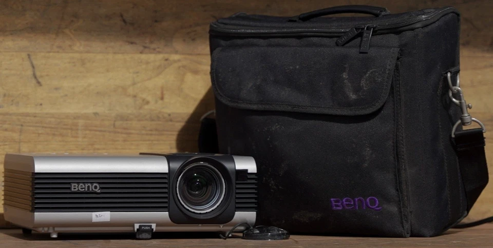 BenQ PB7200 XGA DLP Portable Video Projector 2,200 Lumens Parts or Repair - Image 3 of 4