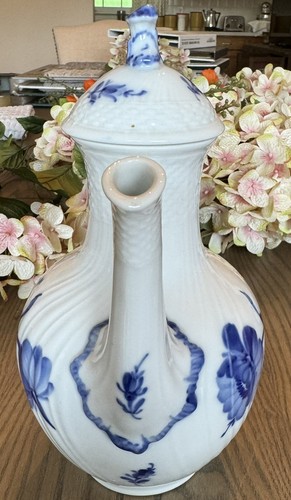 Royal Copenhagen Braided Blue Flowers Porcelain Coffee Pot & Lid 10/1517, 1947 - Picture 4 of 6