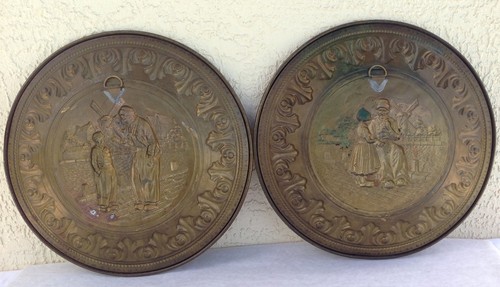 Brass repousse Wall Plaques plates England Lombard C&A LTD vintage lot pair - Picture 6 of 11