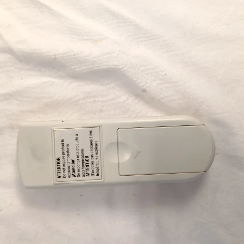 GE SPACEMAKER Undercabinet CD/RADIO 7-5290A Replacement Remote & Mounting Scews - Image 3 of 4