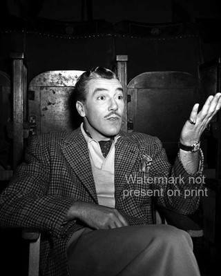 Cesar Romero Photo 8x10 1950 Happy Go Lovely Film Actor