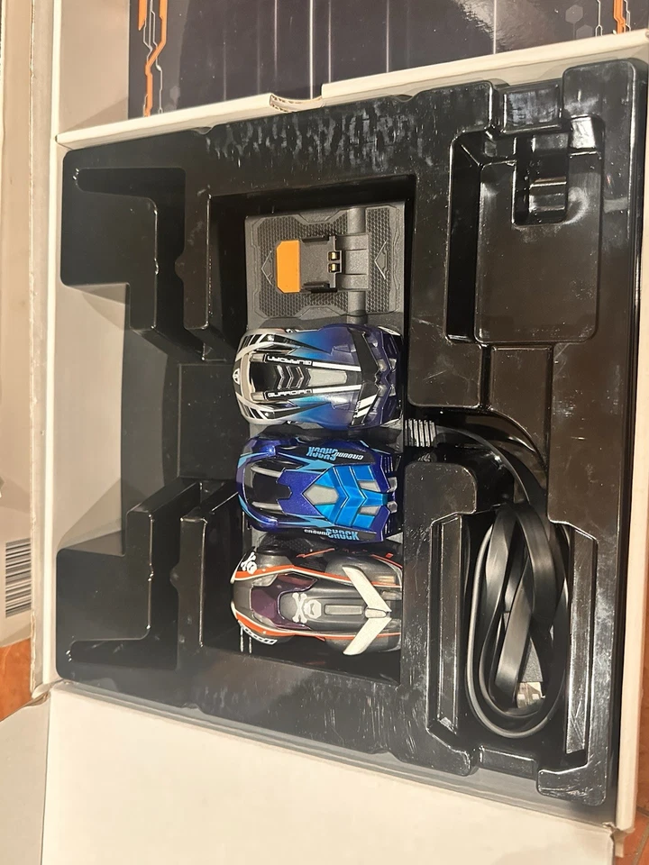 ANKI OVERDRIVE STARTER KIT 3 SUPERCARS 10 TRACK PIECES - Image 3 of 4