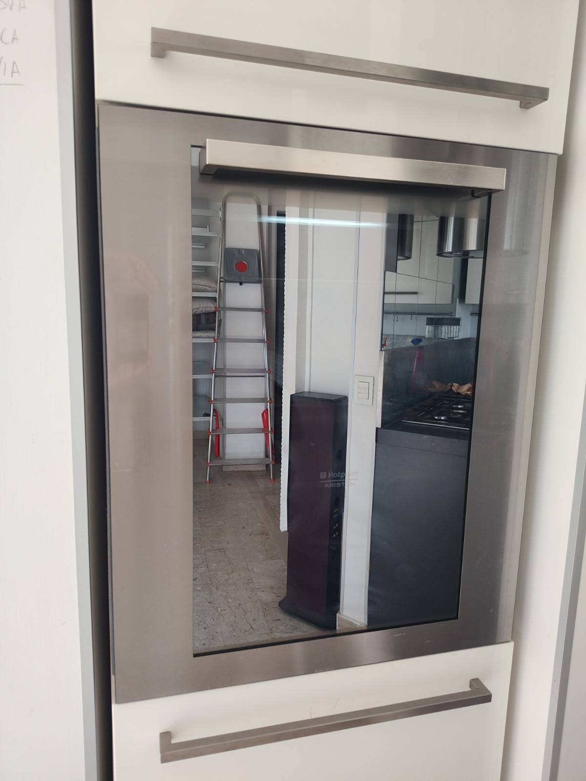 Cantina Vini da incasso  Hotpoint  WZ36/HA 36-46  bottiglie vino con 5 ripiani.