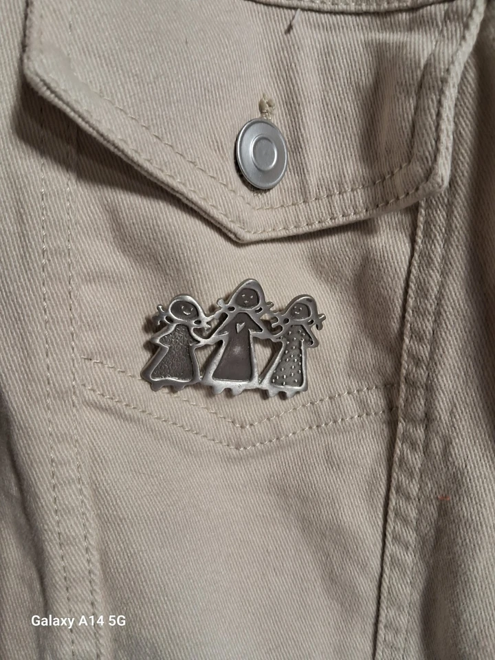 Chaqueta vaquera blanca BACCINI talla 2X. Intervenido "Dibujos de mis hijos"  Foto 3 de 4