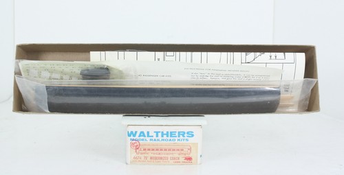 Entrenador modernizado Walthers 6674 Heavyweight 75' escala HO con súper detalles | Condition: New