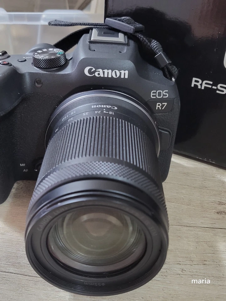 Canon EOS R7 Mirrorless + RF-S 18-150mm IS STM 32,5 MP, foto 2 di 5