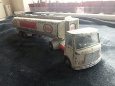 Dinky Toys  #945 AEC Articulated Lorry Esso Tanker - Original Vintage (ref44)
