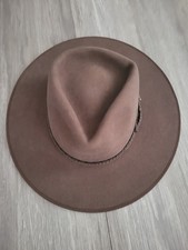 Akubra Cattleman Hat in Acorn Color  Size 57 long oval Fur Felt WO Box