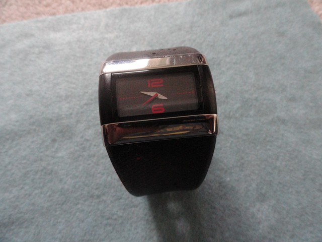 Nike Quartz Water Resistant Watch with an Adjustable Band | eBay