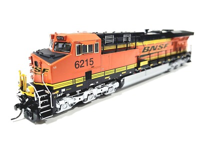 Overland OMI BNSF ES44AC Burlington Northern Santa Fe #6215 HO