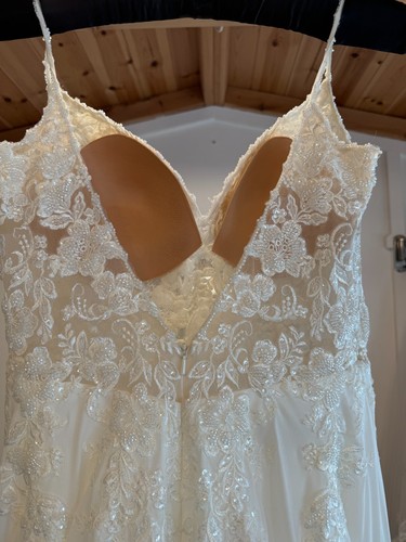 Maggie Sottero wedding dress size 10 - Primrose in ivory - ref 269b - Picture 13 of 18