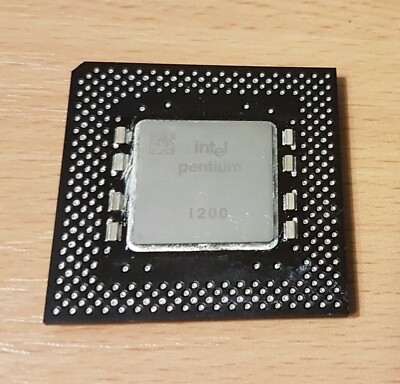 Vintage Intel Pentium 200 3V CPU for Socket 5 like ASUS P54NP4 and others