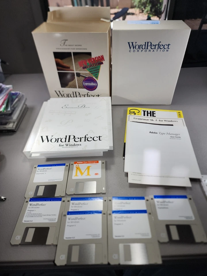 WordPerfect for Windows Draw + Upgrade 5.2 Package Books Manuals Discs Guides NM - Image 3 of 4