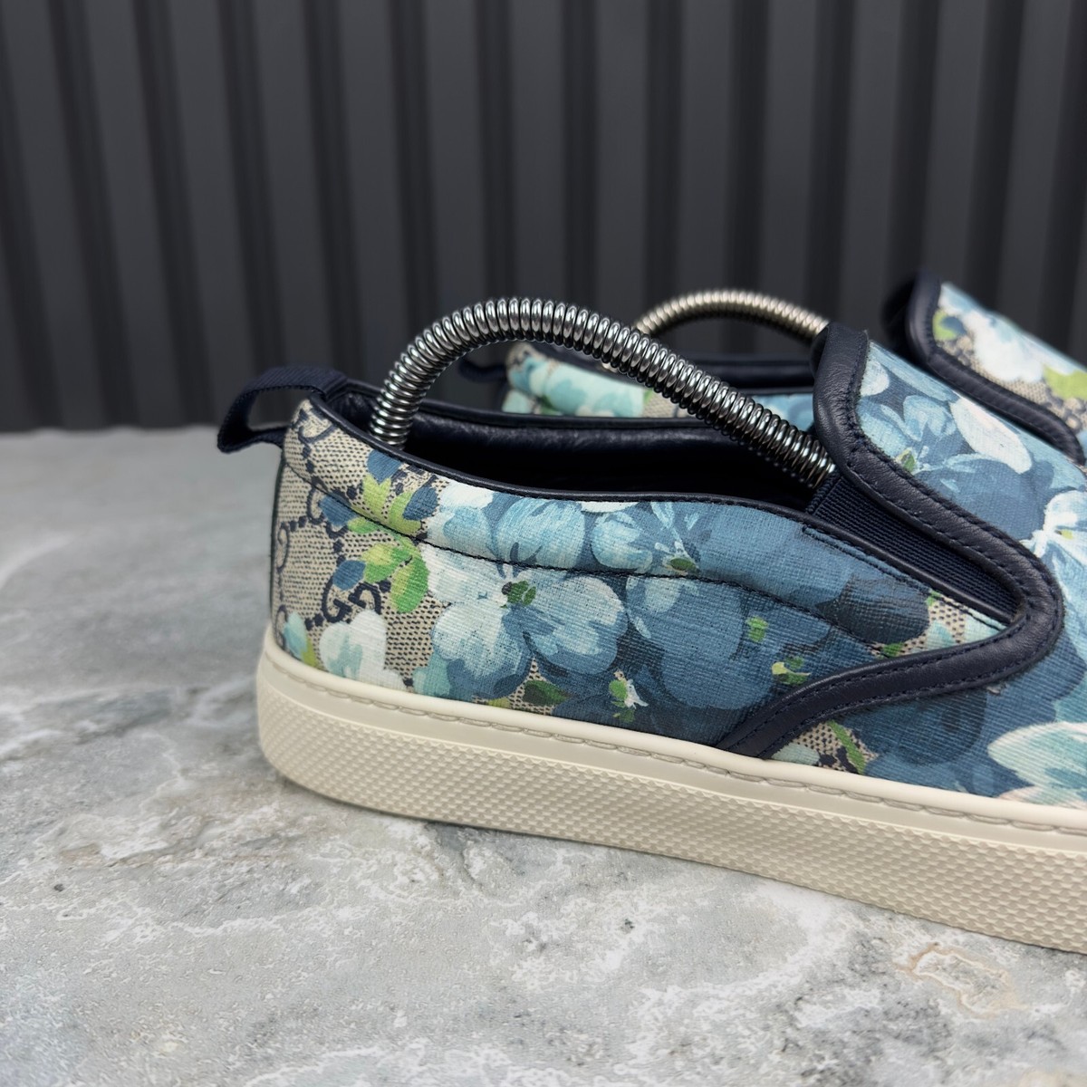 GUCCI グッチ ブルームスプリント/フラワー GG柄 GUCCI Bloom Flower Print Blue GG Supreme Canvas Slip-on 8.5