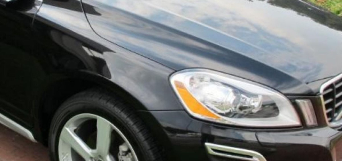 BASF(OEM) Touch Up Paint Bottle for Volvo *452* Black Sapphire