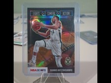 2019-20 Panini Hoops Gold Prizm lights camera action Giannis Antetokounmpo # 19
