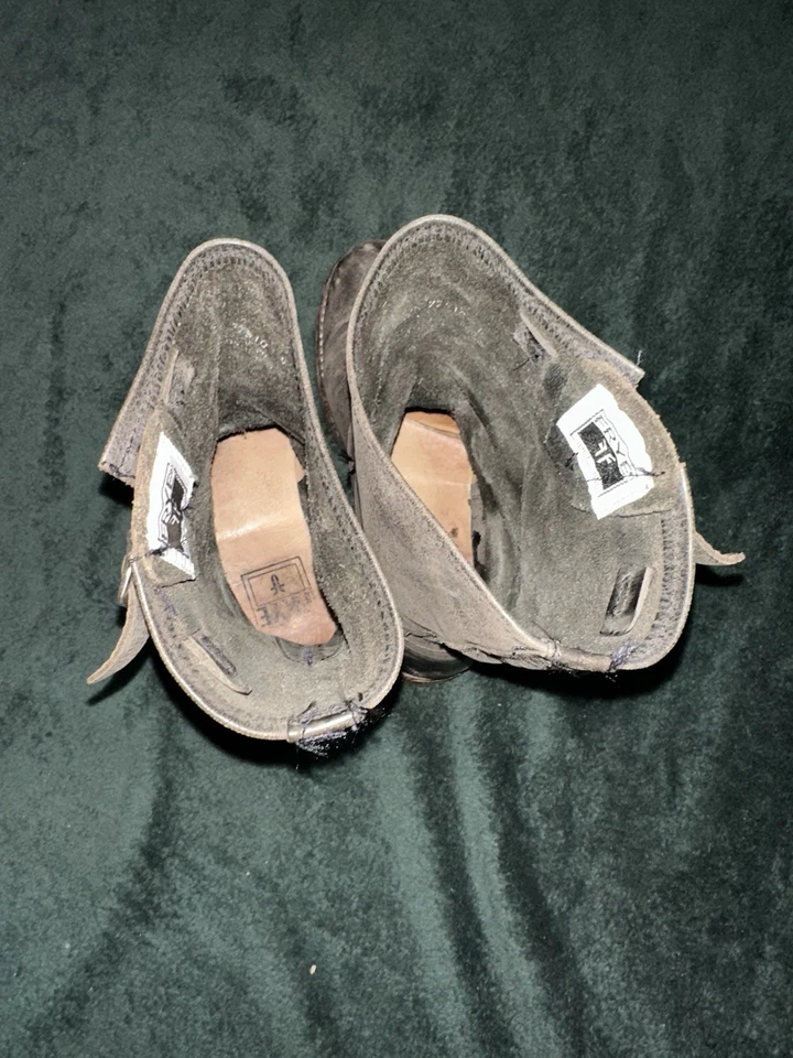 Женские сапоги Frye Engineer серые кожа искусственно состаренная пряжка до середины икры 8,5 77510 - Изображение 2 из 4