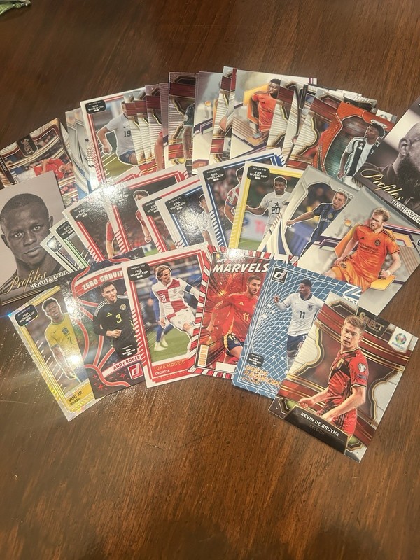 40 Card Lot 2025-26 Road to FIFA WC Plus Select & More Rashford Vini Jr & More