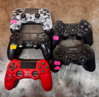 Lot of 3 Sony DualShock 4 Controllers and 2 Playstation 3 Controllers FOR PARTS