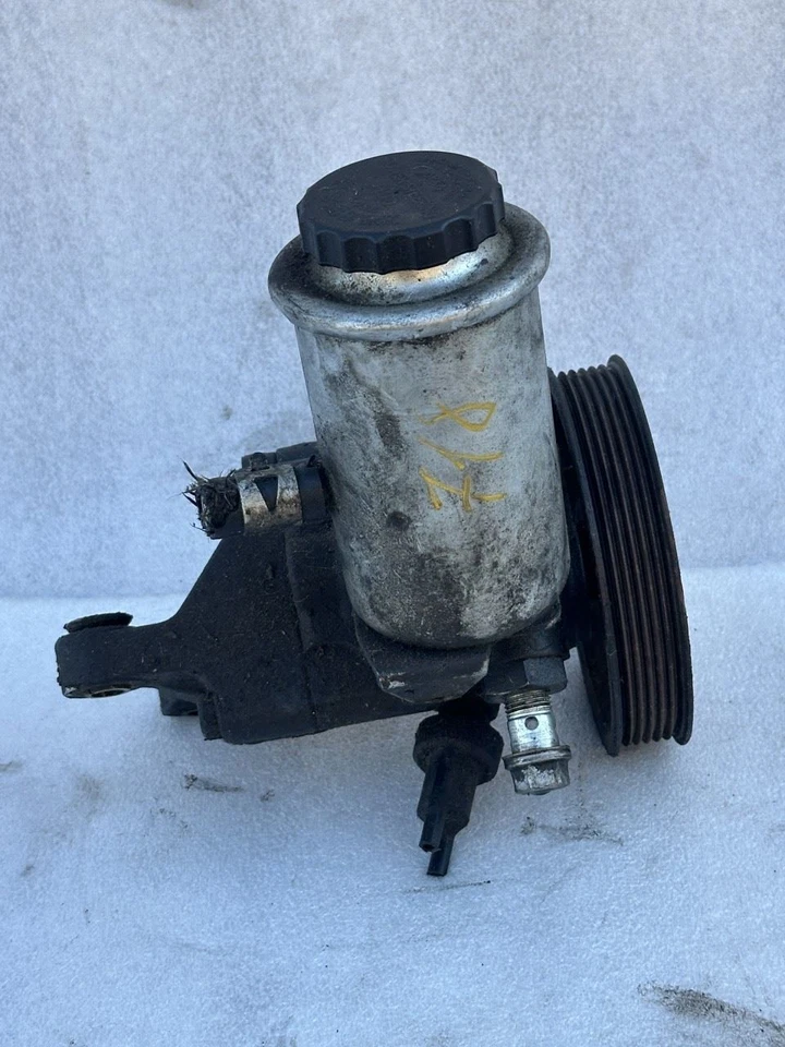 Bomba de dirección asistida Lexus LS400 1997 hasta 6/97 44320-50020 Foto 4 de 4