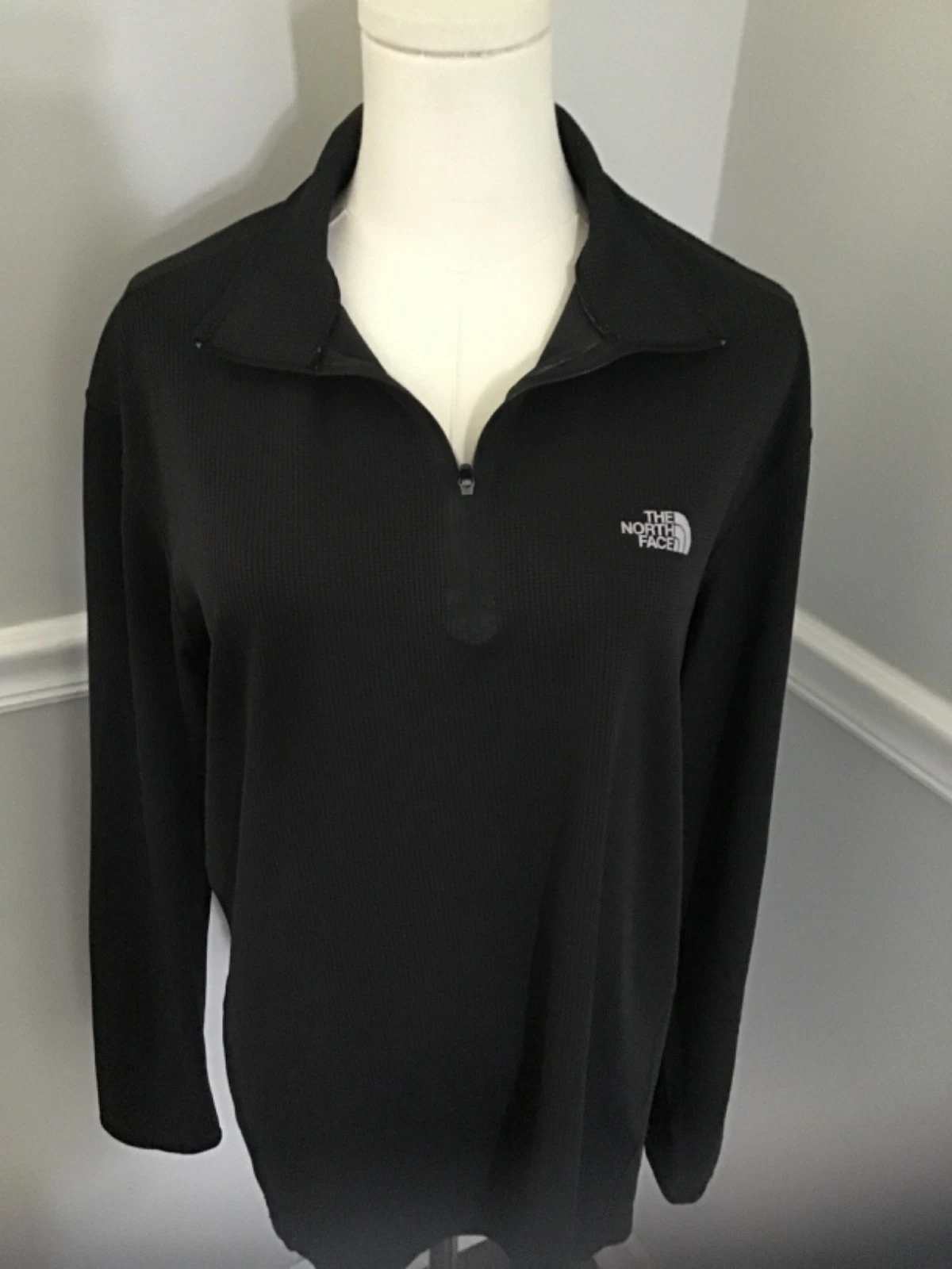 The North Face VaporWick Men's Black 1/4 Zip Grid Waffle Long Sleeve- L- EUC