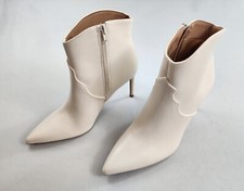 Express Womens Ivory Ankle Bootie Heels Size 8 Off White Pointed Toe Zip Boots