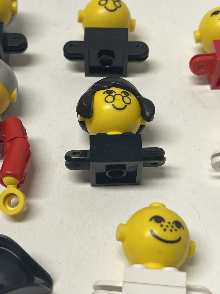 Vintage 1970's LEGO Homemaker Family Maxifigures Lot~Heads, Parts - Image 3 of 4