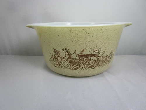 Vintage PYREX 473-B FOREST FANCIES Mushroom Bowl 1 Liter