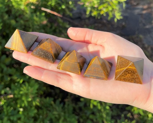 Kristall Pyramide Dreifachschutz Set: Schwarzer Obsidian, Gold Tigerauge & Hämatit - Bild 7 von 9