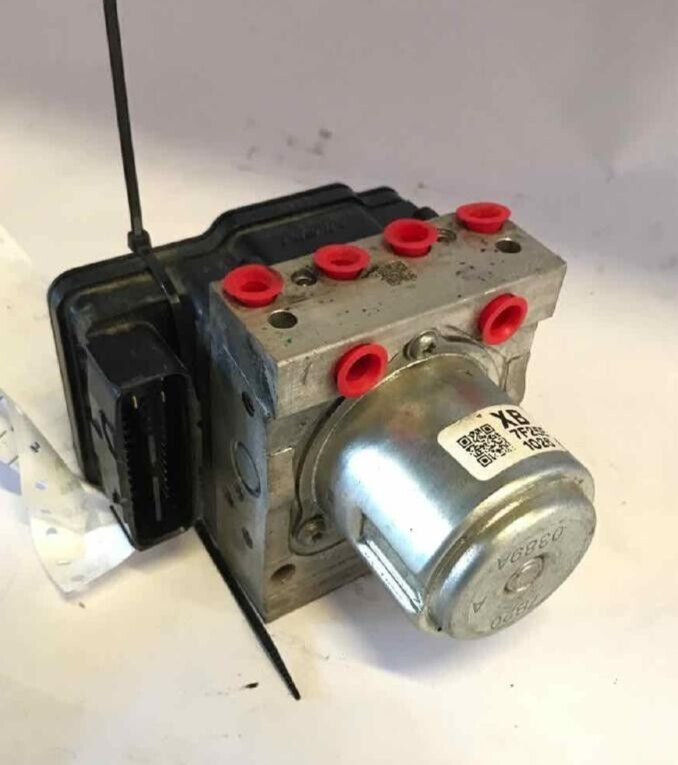 2016-2018 Acura IlX ABS Anti Lock Brake Pump Control Module